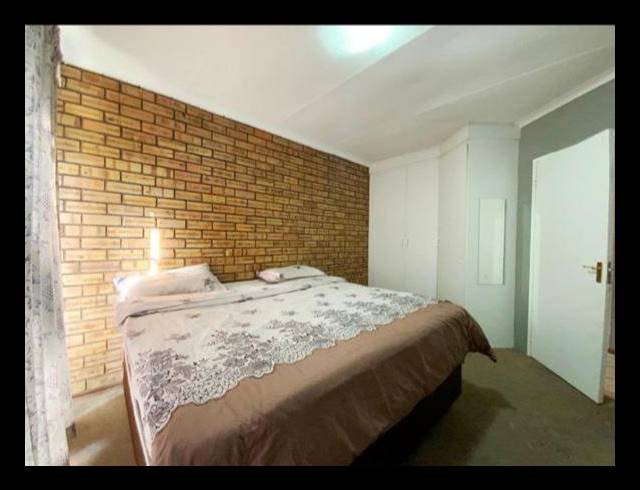 4 BEDROOM TOWNHOUSE FOR SALE IN CASTLEVIEW